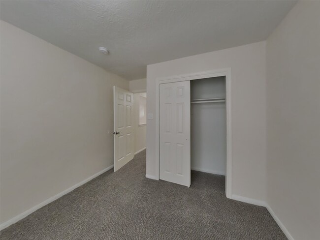 Building Photo - 2906 Crescent Bend Rd