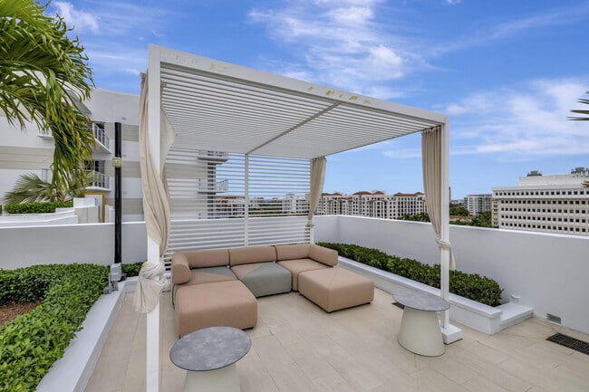 Building Photo - 155 E Boca Raton Rd