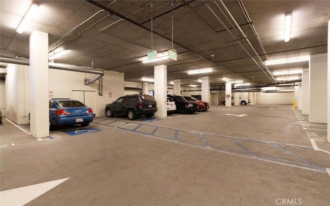 Building Photo - 1100 S Hope St