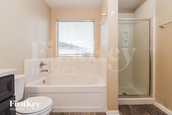 Building Photo - 18107 Valebluff Ln