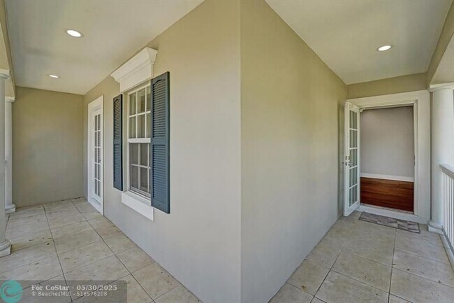 Building Photo - 1326 SW 23rd St