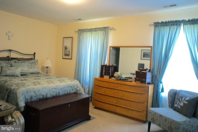 Building Photo - 104 Eastside Ln