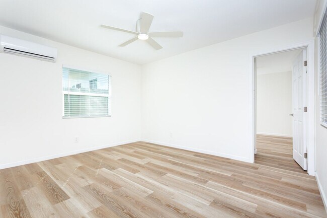 Building Photo - COMING SOON!!! $1000 OFF Move In Special!!...