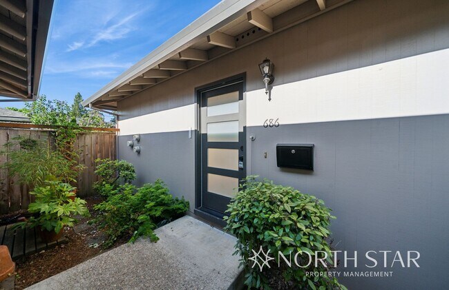 Building Photo - 3RD St. Duplexes