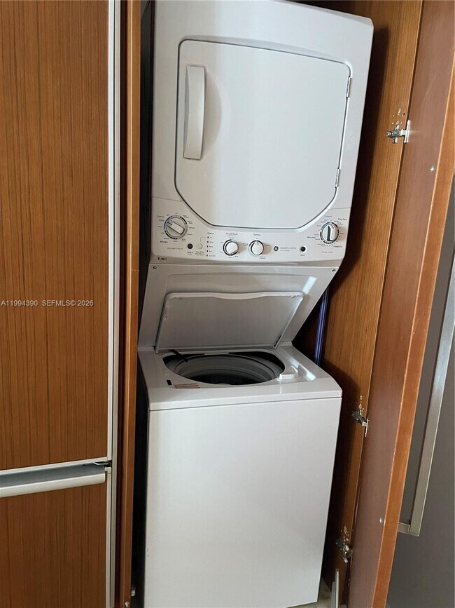 Building Photo - 10275 Collins Ave