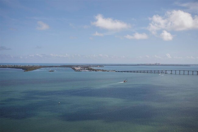 Building Photo - 1155 Brickell Bay Dr