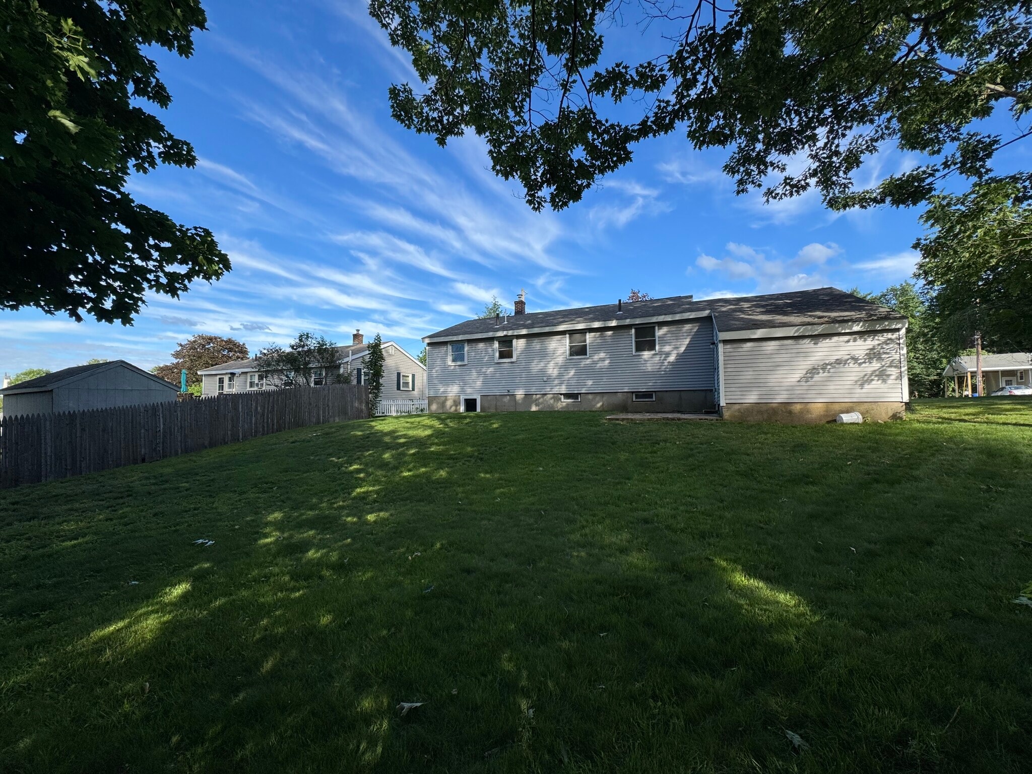 Building Photo - 159 Leslie Dr