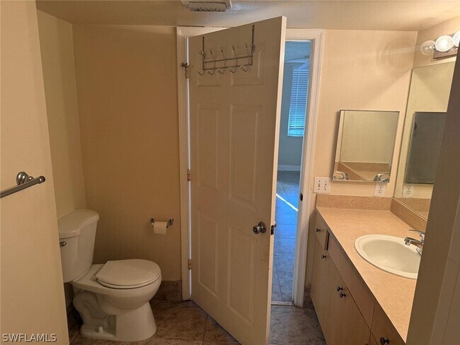 Building Photo - 8735 River Homes Lane