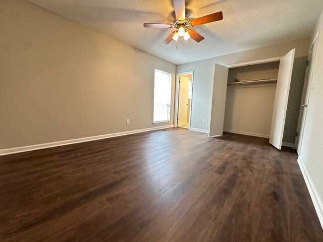 Building Photo - Home for rent in Center Point **MOVE IN SP...