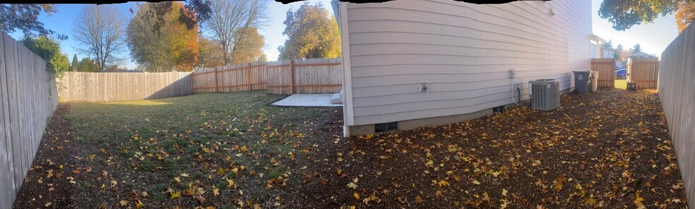 back yard - 2209 Jefferson Ct SE