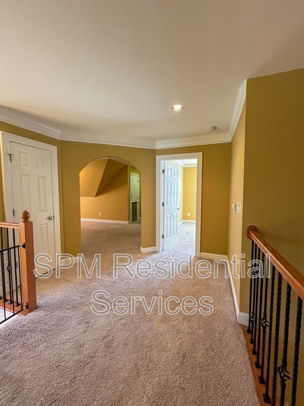Building Photo - 726 Wine Cellar Cir