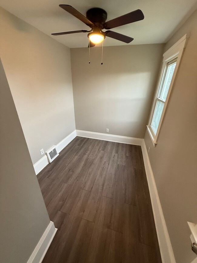 Building Photo - 3616 East 59