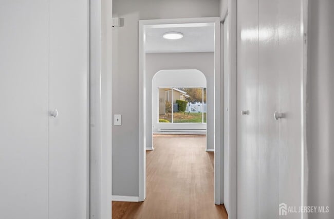 Building Photo - 351A Jutland Dr