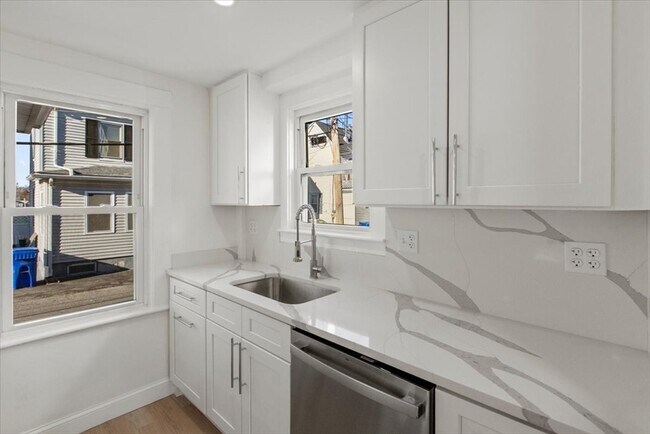 Building Photo - 14 Quirk Ct