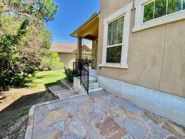 Building Photo - 3 Bedroom 2.5 Bathroom Detached Condo in South Austin!!