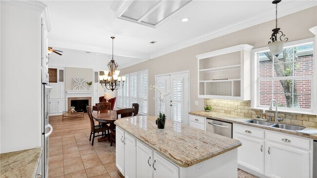 Building Photo - 4728 Stonebriar Cir