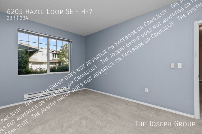 Building Photo - 6205 Hazel Loop SE