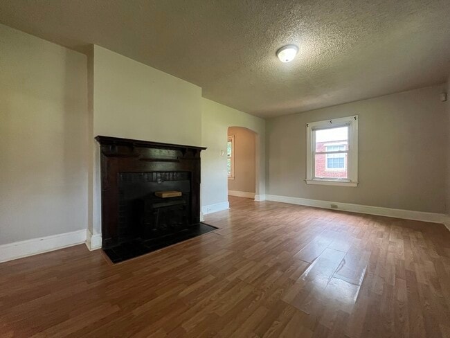 Primary Photo - 1256 Edgewood Rd