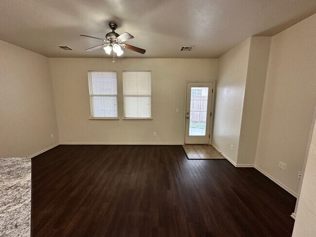 Building Photo - 212 Chalmette Dr