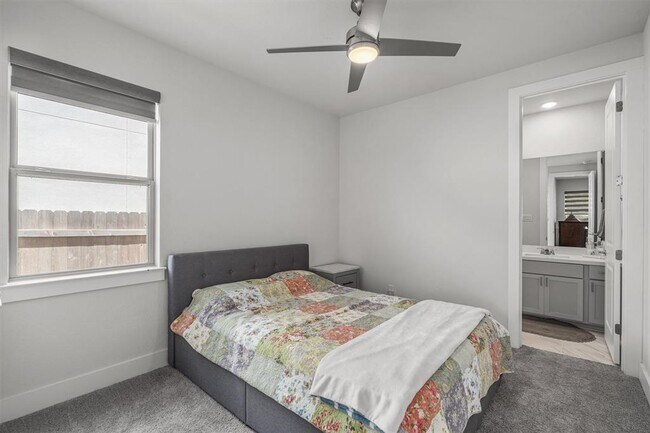 Building Photo - 5363 Orsini Blfs