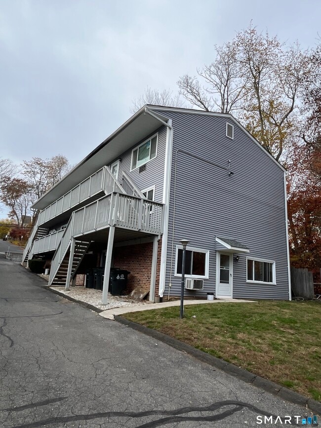 Building Photo - 143 Columbus Pl