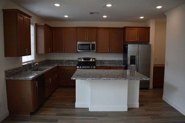 Building Photo - 8168 Oxbow Landing Loop