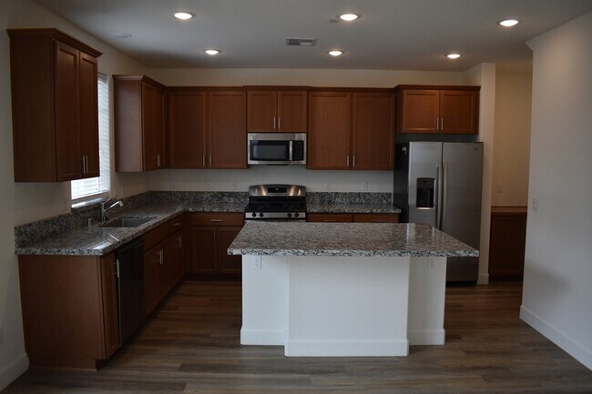 Building Photo - 8168 Oxbow Lndg Lp