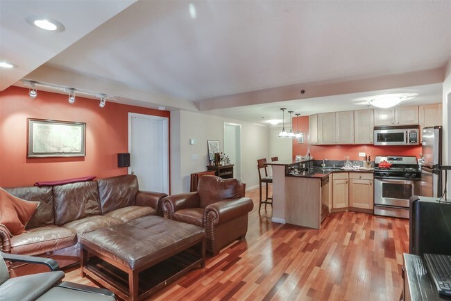 Building Photo - 759 2nd St