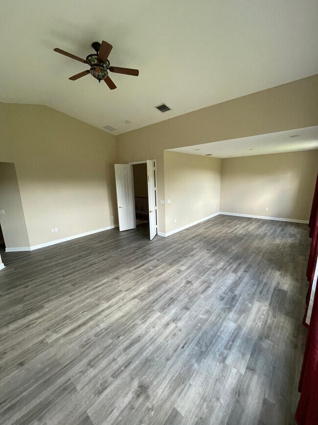 Building Photo - 9261 Delemar Ct