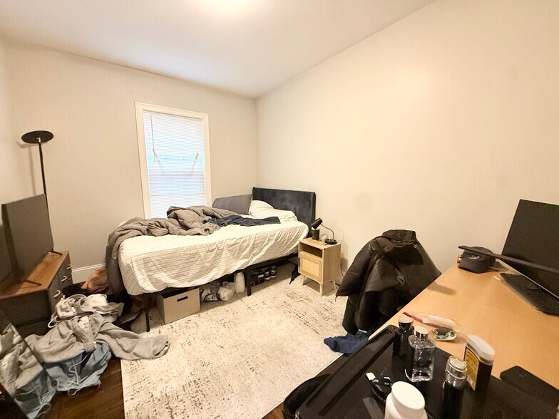 Building Photo - 91 Hillside St