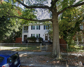 Building Photo - 2911 3rd Ave