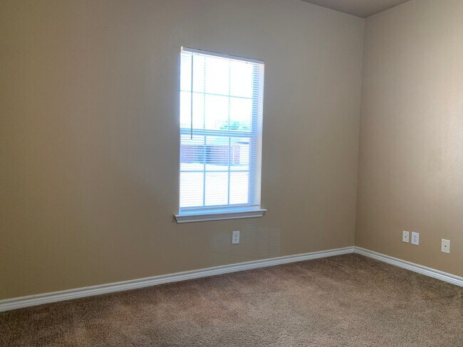 Building Photo - 3033 Palomino Trail