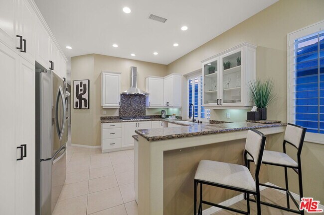 Building Photo - 4 Cartier Ct