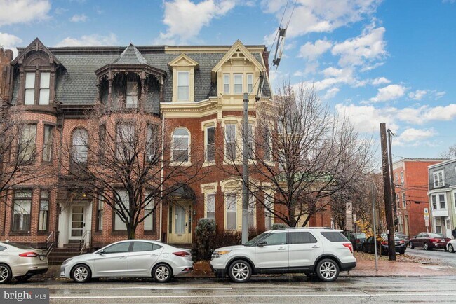 Building Photo - 801 N 2nd St