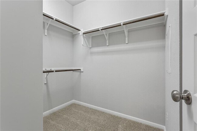 Building Photo - 121 Unforgiven Ln