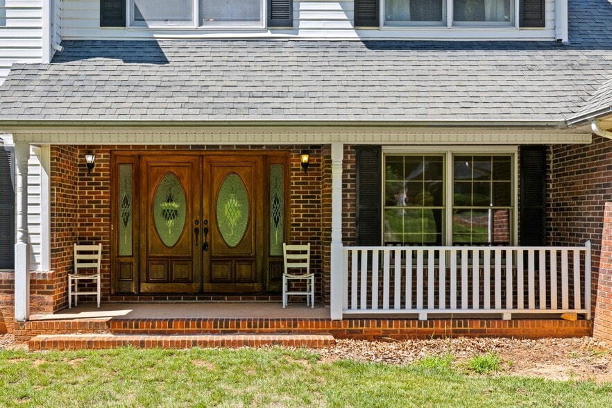Building Photo - 3010 Eaker Dr