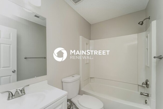 Building Photo - 3 Bedroom Pet-Friendly Home in Charlotte, NC with Main Street Renewal