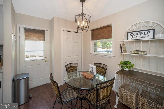 Building Photo - 206 Pleasants Dr