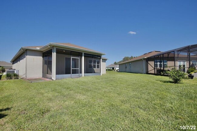 Building Photo - Beautiful 3/ 2 Home with a 2 Car Garage and a Water view- St Cloud!