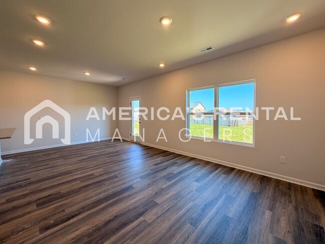 Building Photo - 3368 Feldspar Dr SW
