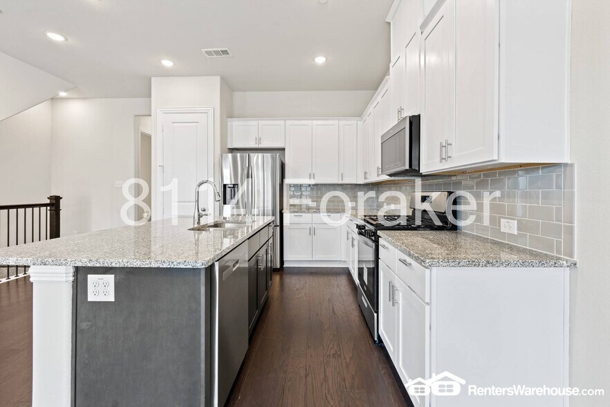 Building Photo - 8114 Foraker St