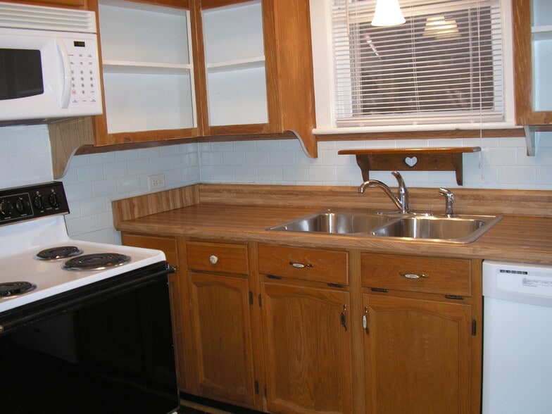 Building Photo - 1709 Hampton Blvd