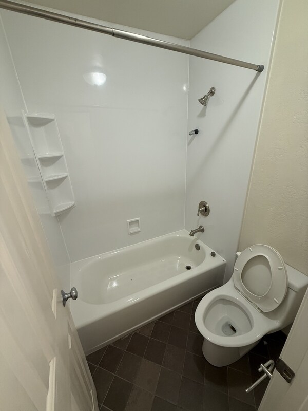 Building Photo - 3550 Lebon Dr