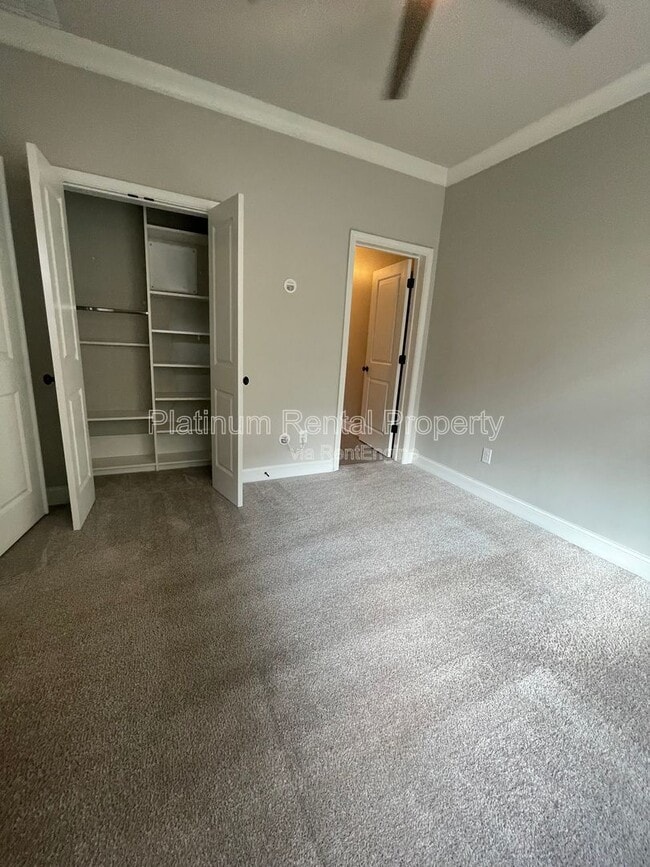 Building Photo - 1236 Stone Castle Cir