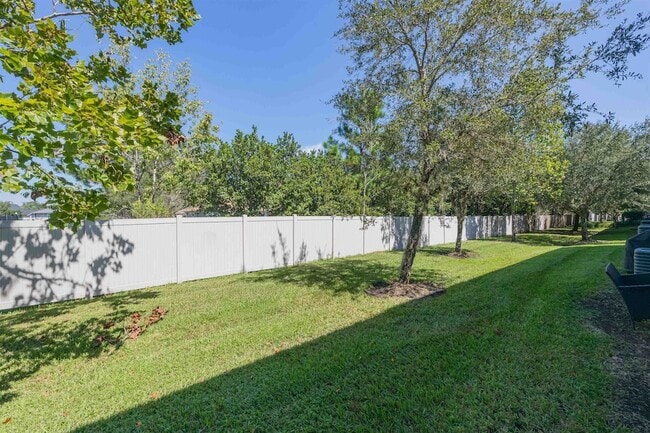 Building Photo - 345 Scrub Jay Dr