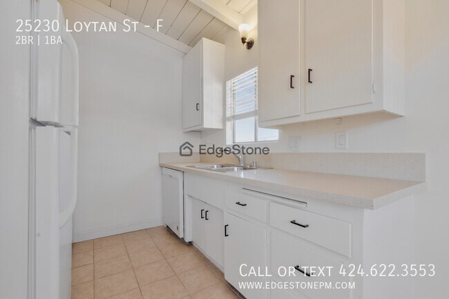 Building Photo - 25230 Loytan St