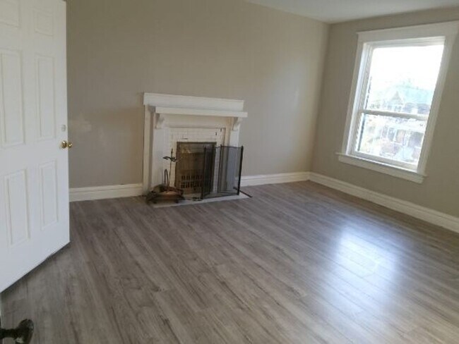 Building Photo - 4650 Pope Ave