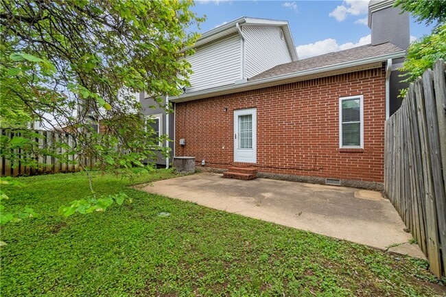 Building Photo - 1839 Hunter's Ridge