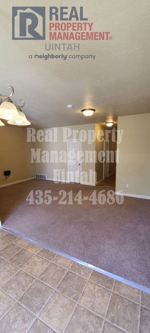 Building Photo - 431 E Gray Fox Ln