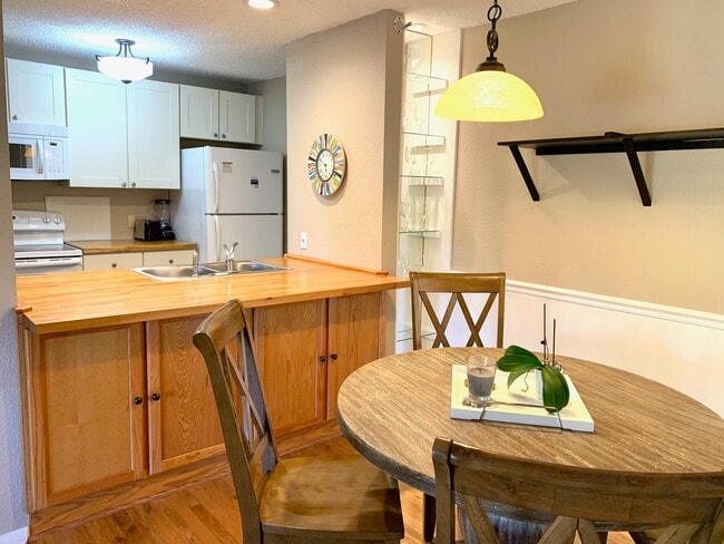 Building Photo - 1516 Bay Area Blvd